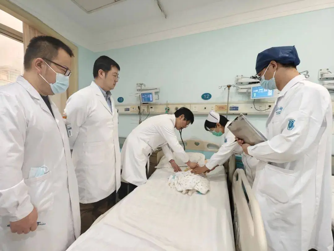 20天新生儿与死神赛跑！小轩的心脏究竟能否战胜这场无声的战争？  第4张