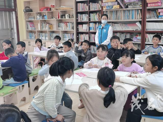 彩绘梦想，点亮童心！坡心镇如何用绘画活动守护孩子们的未来？  第3张