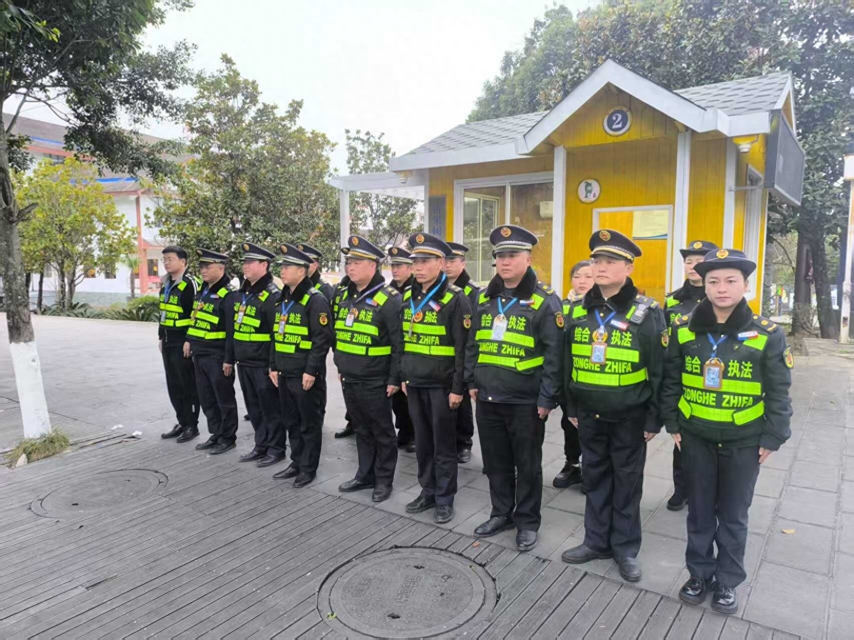 春节期间，黄果树旅游区执法大队全员上岗，他们是如何守护游客的节日体验的？