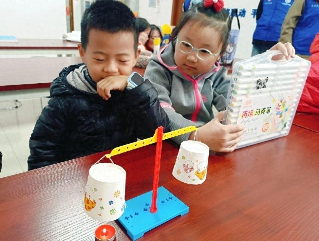 童心探科学，志愿传温暖！你准备好和孩子一起体验这场别开生面的活动了吗？