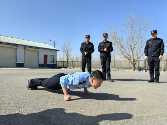 阿盟交通运输执法支队第五大队如何通过军警化训练提升执法能力？  第2张