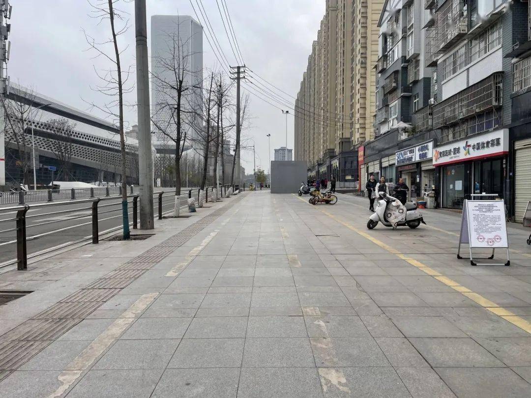 便民摊位启用后，银河花园焕然一新！你发现这些变化了吗？  第2张