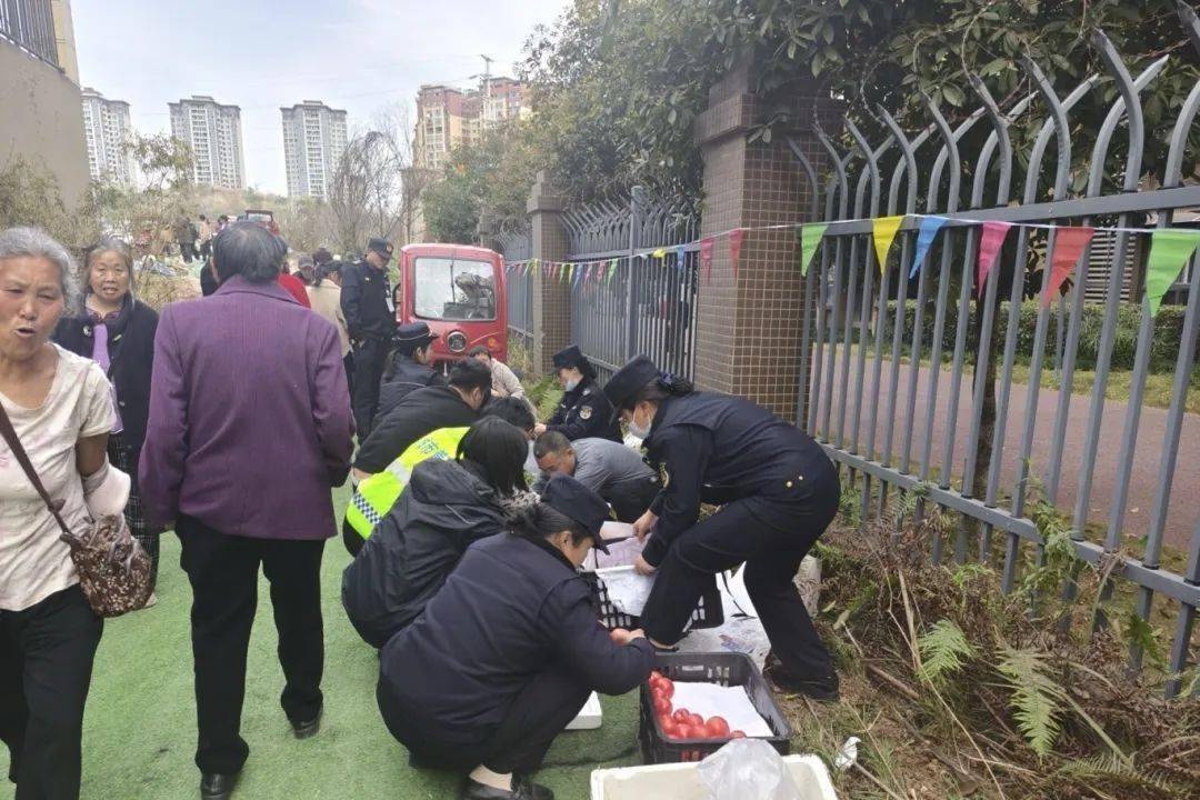 便民摊位启用后，银河花园焕然一新！你发现这些变化了吗？  第8张