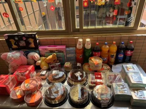 孩子们在福利院如何度过一个难忘的生日？感人至深的集体庆生会  第5张
