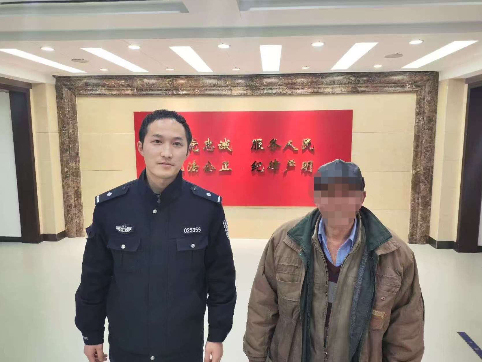 低价旅游团竟是骗局？独居老人如何防骗，警方揭秘惊人内幕  第2张