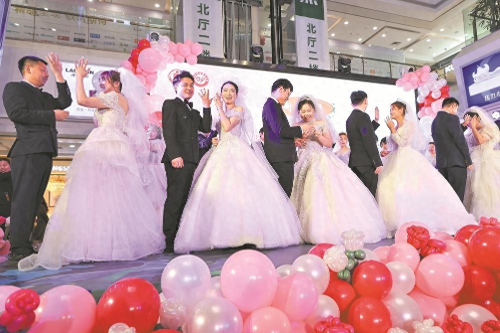43年婚姻真相揭秘！他们的婚礼为何让所有新人泪目？