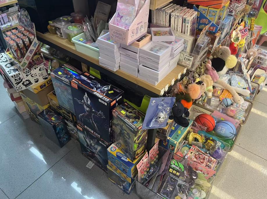 深圳小学周边惊现金属针头玩具，家长们的担忧是否成真？  第2张