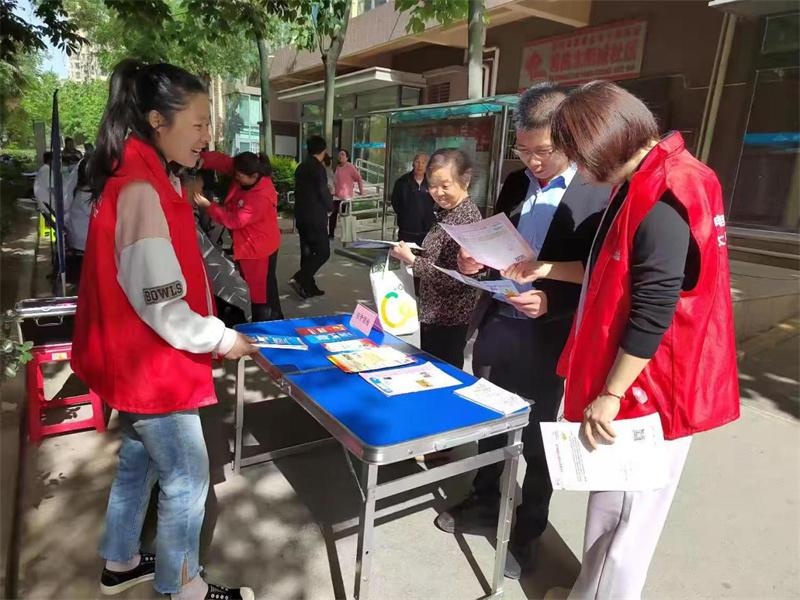 便民集市火爆开场！理发、磨刀、义诊一站式服务，你家社区有吗？  第4张