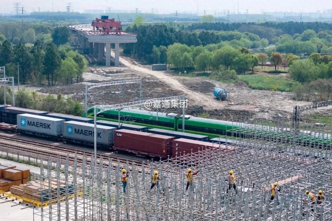 地下管线密如蛛网，头顶高压线横跨！这条城市快速路为何如此难建？