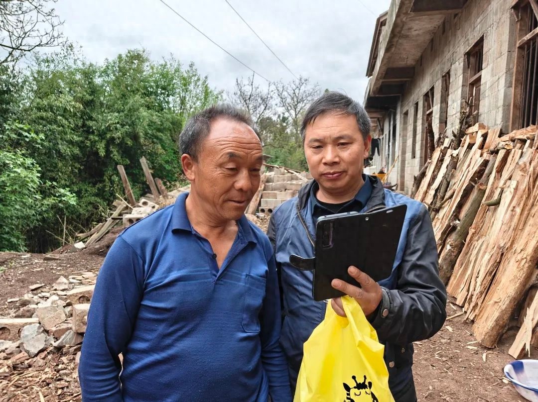 留守老人养老保险认证难？葛布村上门服务暖人心