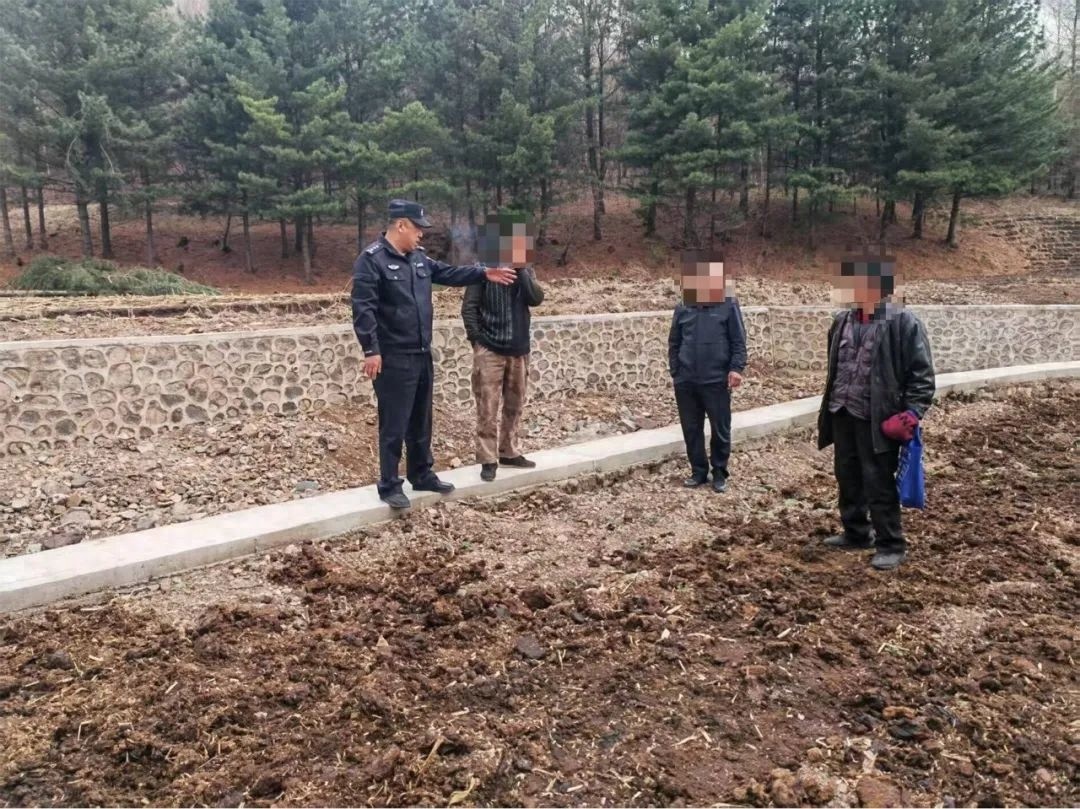 邻里纠纷积怨一年多，民警如何巧妙化解这场土地边界之争？  第1张