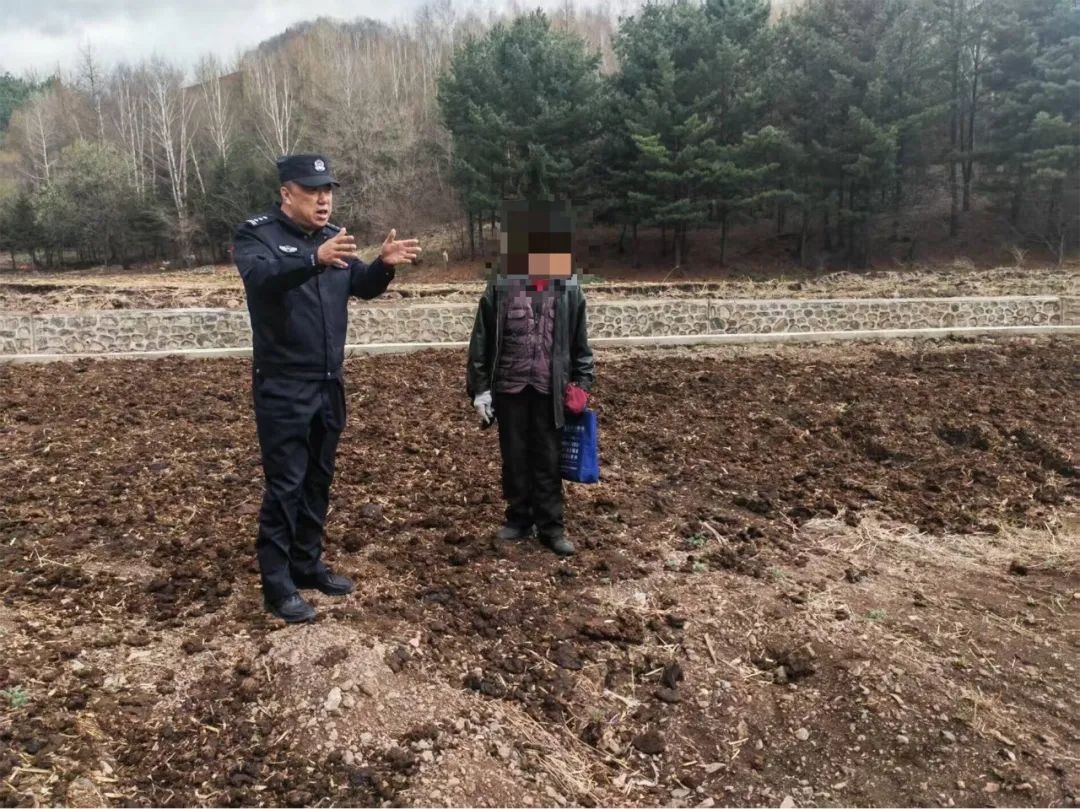 邻里纠纷积怨一年多，民警如何巧妙化解这场土地边界之争？  第2张