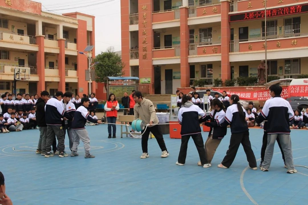 900余名师生参与！科技与法治进校园，这样的课堂你见过吗？  第3张