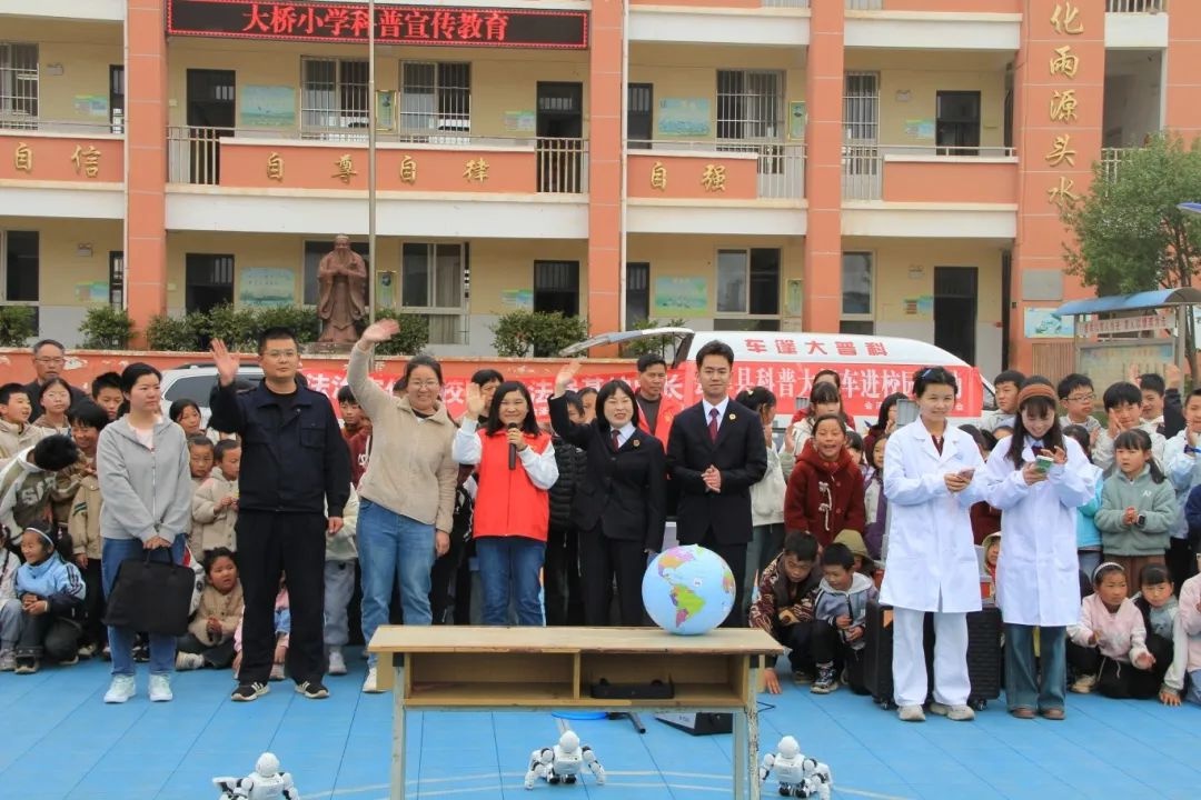 900余名师生参与！科技与法治进校园，这样的课堂你见过吗？  第9张