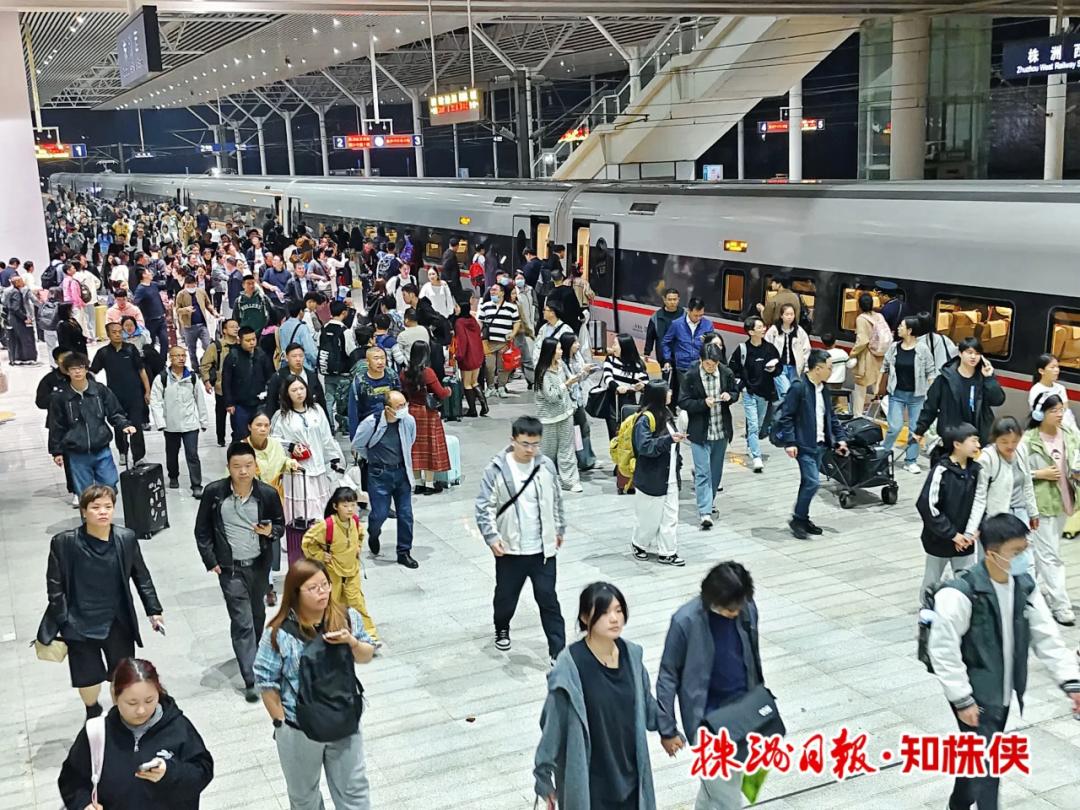 五一出行高峰来袭！株洲西站加开70列动车，你的车票抢到了吗？  第2张