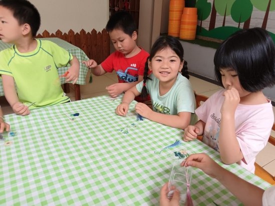 绿书签点亮童心！龙隐社区这场活动为何让孩子们如此兴奋？  第2张