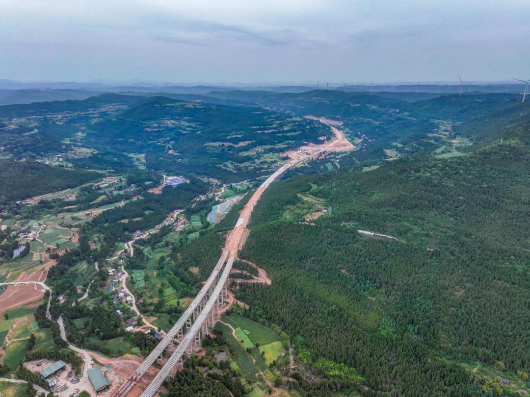 京昆高速广元至绵阳段扩容工程LJ9标段全幅贯通！全线通车在即，你期待吗？  第2张