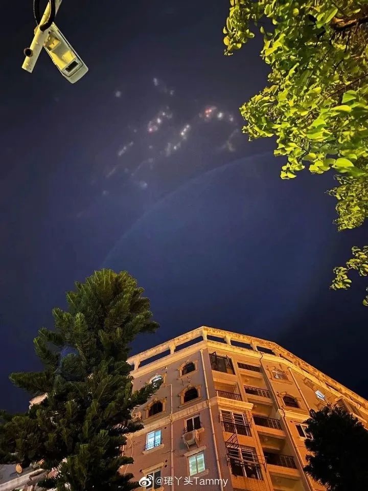 杭州上空现罕见暖夜灯柱！比水墨西湖还可遇不可求？  第7张