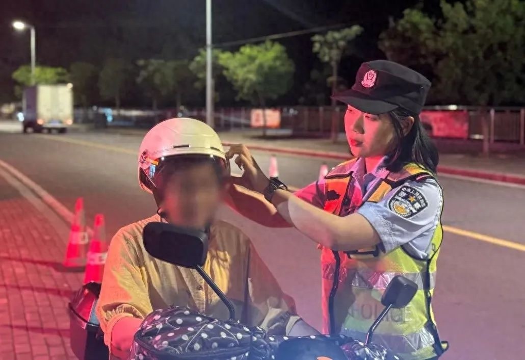 新警蔡艺萍火速出警寻走失老人！安全知识普及有多重要？