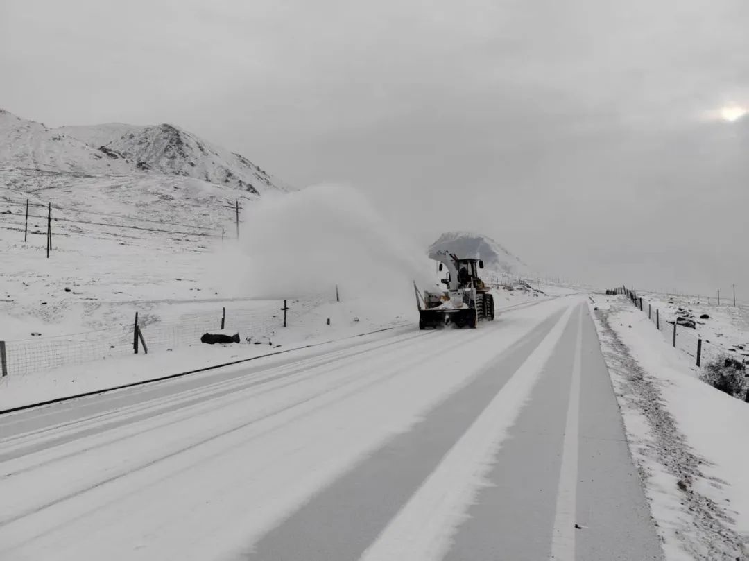 果洛公路总段如何应对暴雪？24小时清雪除冰保畅通  第2张