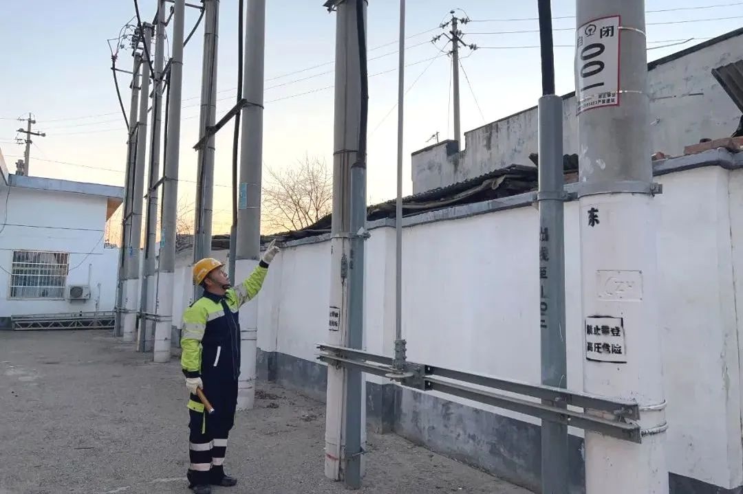 铁路职工潘明生如何将复兴号雕刻成砖雕艺术？他的非遗传承之路令人惊叹  第12张