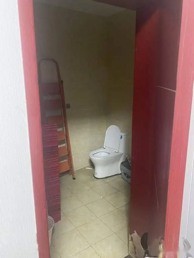 派出所内男子被拖进女厕群殴，三次司法鉴定均为轻伤，打人者终被采取强制措施！真相究竟如何？  第4张
