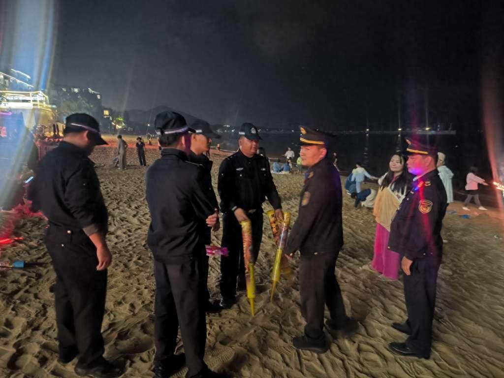 天涯小镇海岸线为何突然严查烟花？背后原因让人  第1张
