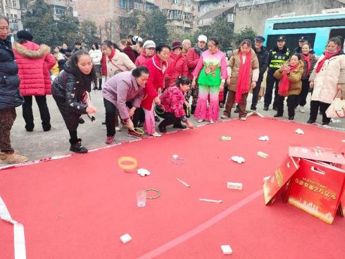 东大街社区新春庆典：舞蹈、游戏、欢乐无限，你错过了吗？  第2张