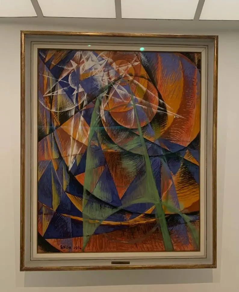 纽约古根汉姆博物馆：65年灵动艺术风口，为何弧形墙面成策展人难题？  第5张