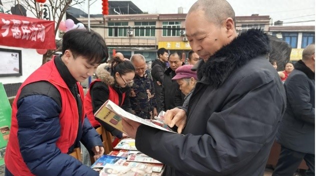 2025年雅安名山区图书馆如何让书香温暖新年？500册书籍和数字阅读资源大揭秘  第1张