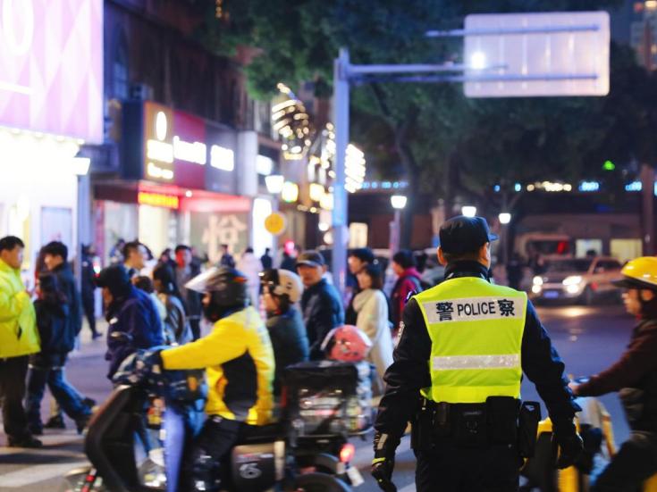 宁波节日出行必看！老外滩、万象城、来福士人潮汹涌，如何避开高峰？  第4张