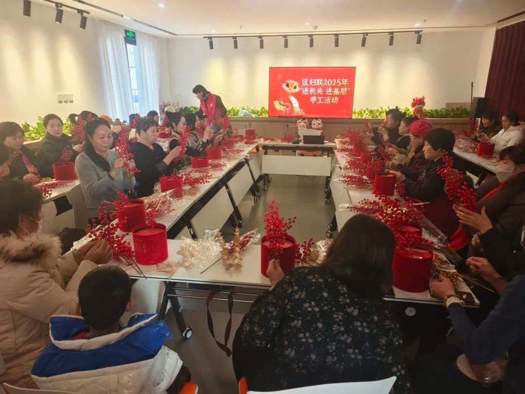 2025年，女性成长营如何改变基层姐妹的生活？揭秘‘爱立方成长营’的温馨瞬间  第2张
