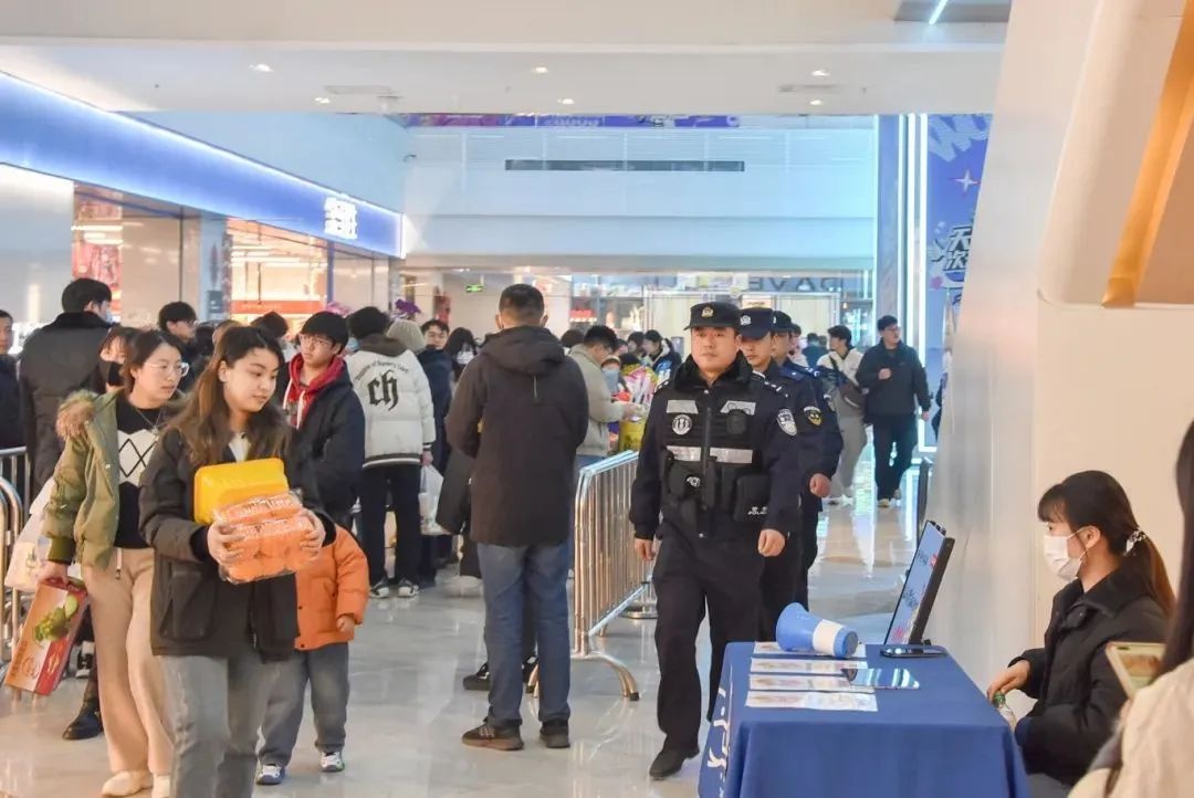 春节期间，200名警力如何守护260个必巡点？揭秘平安海陵的立体巡防  第3张