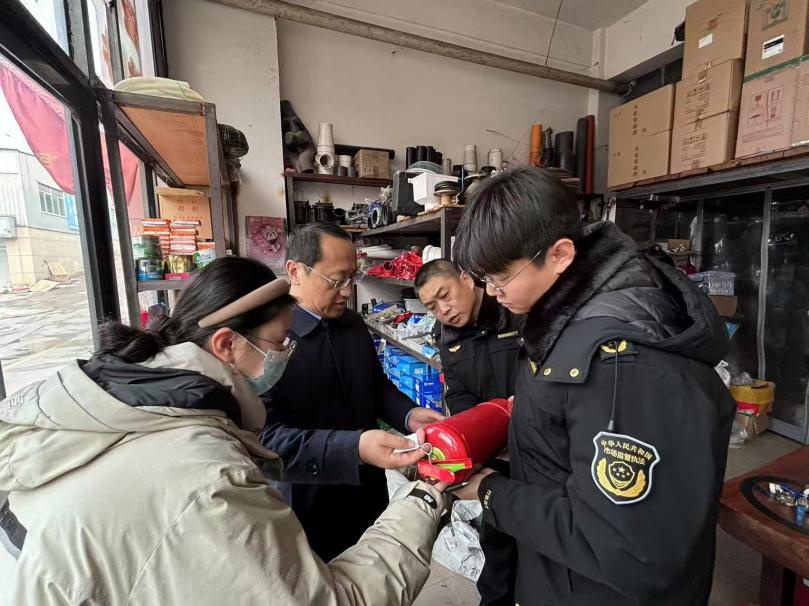 春节期间食品安全大检查！174批次食品被抽检，你的餐桌安全吗？  第2张
