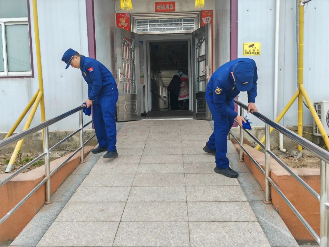 春节前夕，海州区消防救援大队如何用行动温暖困难群众的心？  第5张