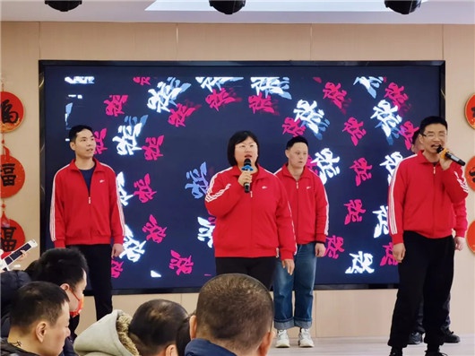 残疾人朋友如何用笔墨书写新春祝福？虹口区彩虹里年味浓  第3张