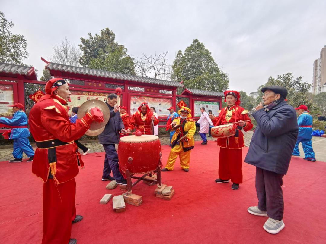 敬老院庖汤宴：300名老人如何度过一个温馨欢乐的春节？  第2张