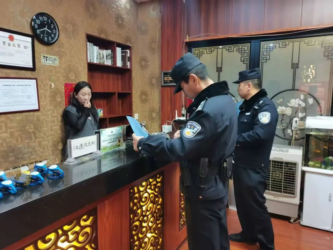 安定分局重拳出击!春节安保维稳行动如何确保全区人民安宁祥和? 第4张 安定分局重拳出击!春节安保维稳行动如何确保全区人民安宁祥和? 第4张