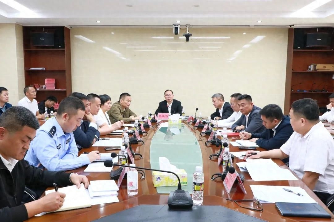 1月26日杨鸿钧部署春节至元宵烟花爆竹管控，能否守护民众安全？  第1张