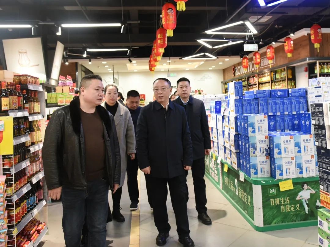 县委书记李国泉深入一线调研，春节前稳价保供工作如何保障？  第2张