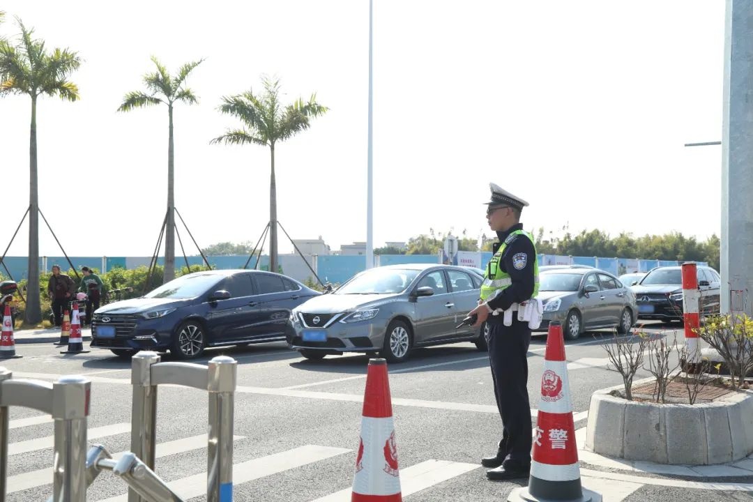 2025年春运如何做到平安、畅顺、暖心？开平公安交警的全面部署揭秘  第7张