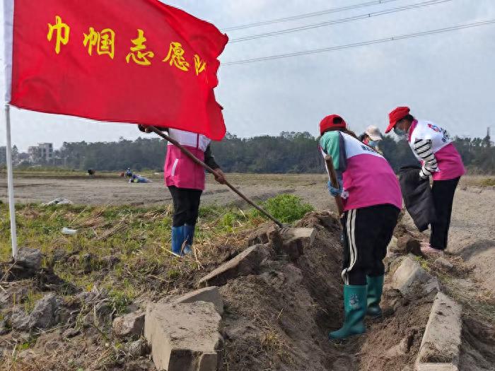 巾帼志愿者如何助力国家水利工程？黄略镇妇联展现新时代女性担当  第1张