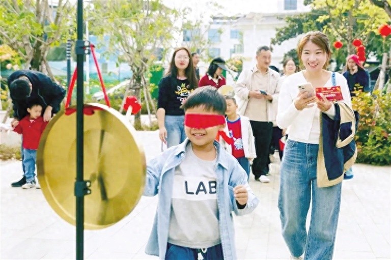 如何通过家庭活动培育文明新风？吉阳小太阳志愿者给出答案