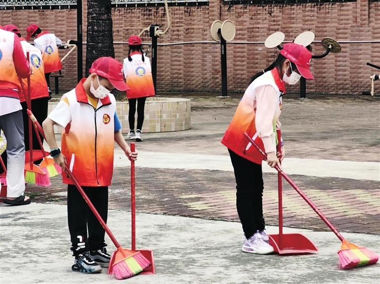 如何通过家庭活动培育文明新风？吉阳小太阳志愿者给出答案  第2张