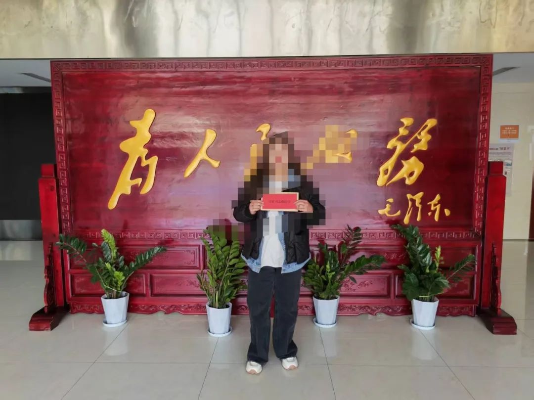 从绝望到希望：她如何在犯罪阴影下重获新生？揭秘龙里县检察院的暖心救助  第2张