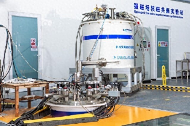 中国科学家如何通过综合极端条件实验装置揭开物质世界的神秘面纱？
