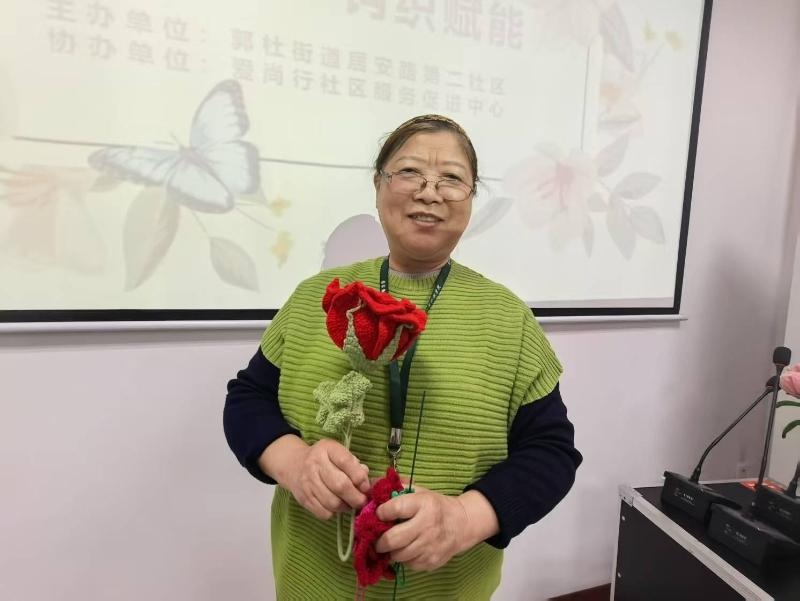 传统钩织艺术如何让邻里温情在指尖绽放?一起来体验这场别开生面的手工钩花活动 第3张 传统钩织艺术如何让邻里温情在指尖绽放?一起来体验这场别开生面的手工钩花活动 第3张
