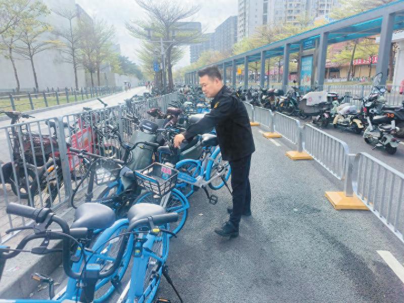 地铁口乱停车问题终于有解了！新桥街道联合出击，效果惊人  第1张