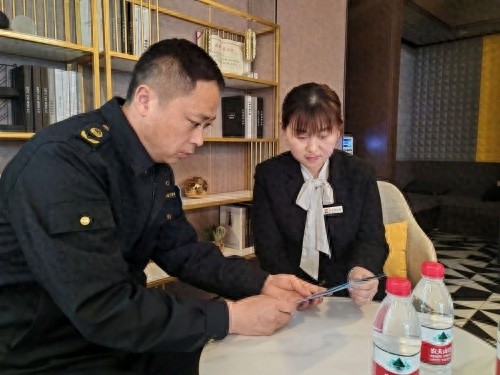 淮安市如何确保宾馆用妆安全？揭秘市场监管部门的强力行动  第1张