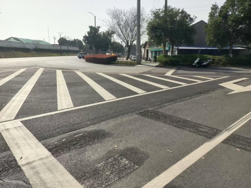 斑马线被绿化带拦截，行人安全如何保障？枝江市住建局出手了  第6张